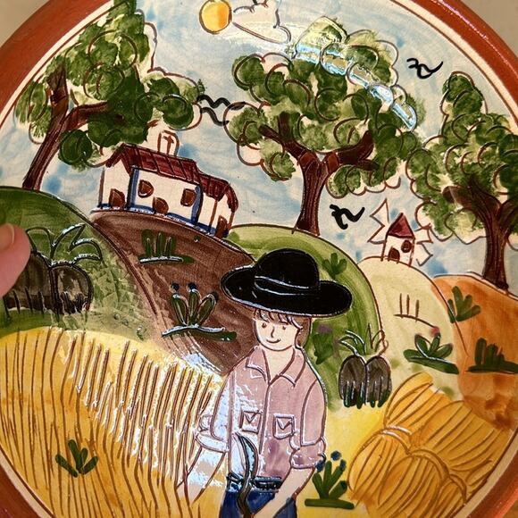 Handmade painted and carved terracotta bowl signed made in Portugal farmer scene - Picture 4 of 4